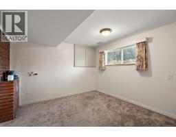 844 Rockheights Ave, Esquimalt, BC V9A6J6 Photo 23
