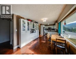 Bedroom - 290 8th Avenue, Montrose, BC V0G1P0 Photo 9