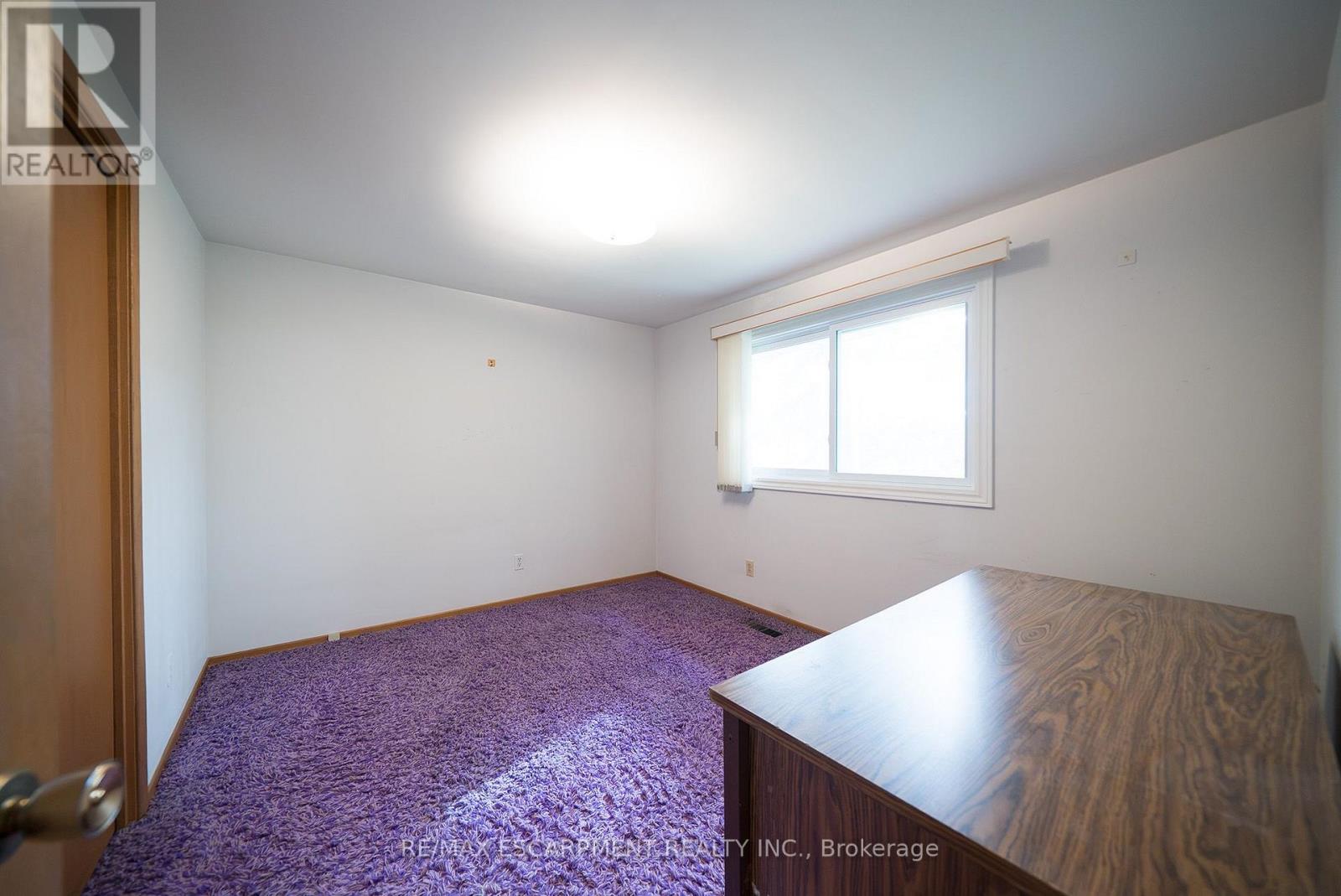 24 Japonica Crescent, Brantford, ON photo 17