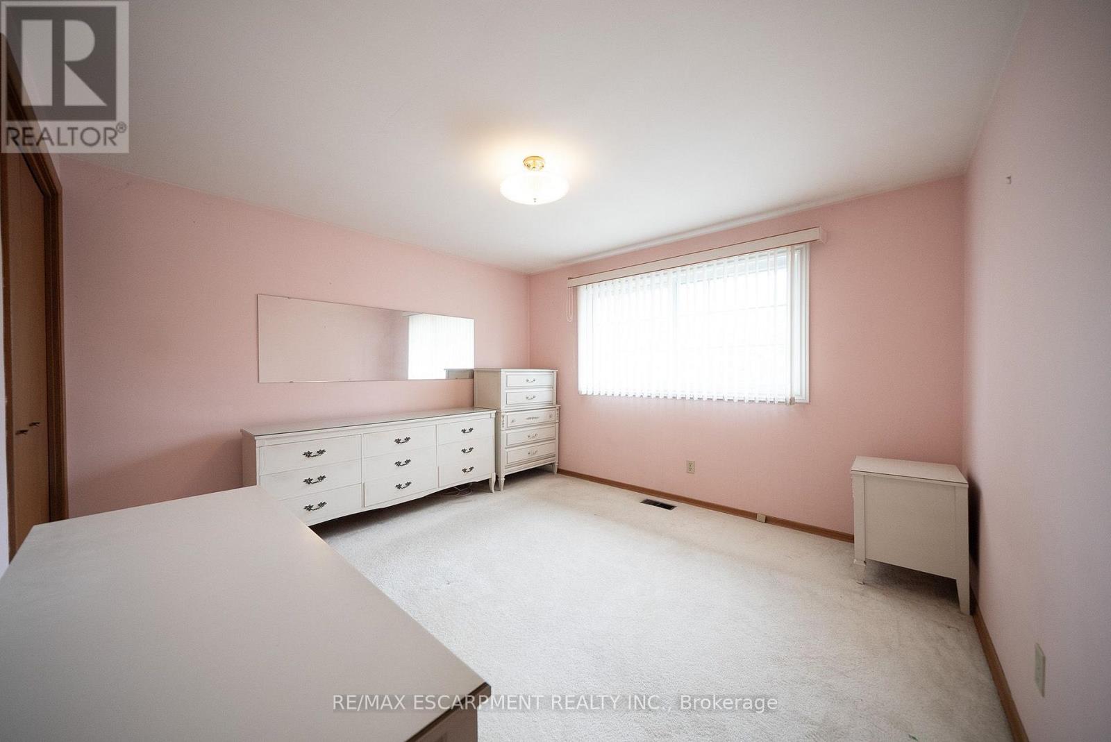 24 Japonica Crescent, Brantford, ON photo 23