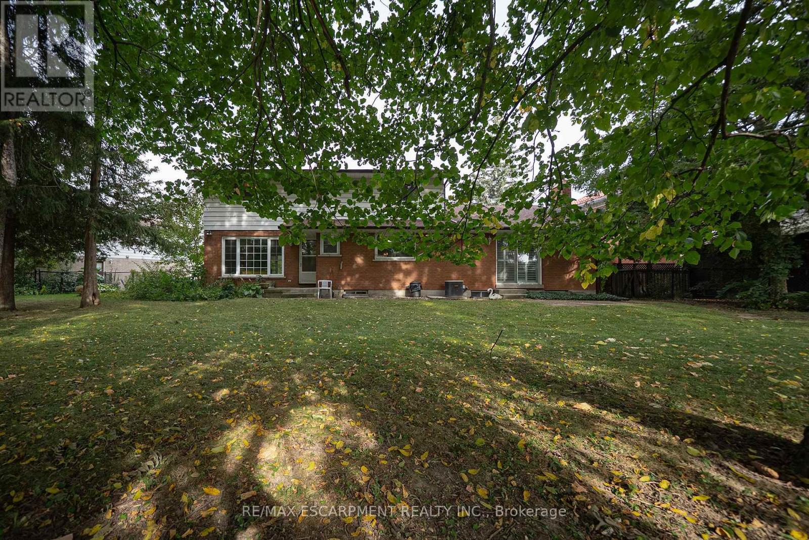 24 JAPONICA CRESCENT - 32
