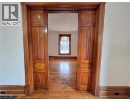 7 Ontario Street, Grimsby, ON L3M3G8 Photo 11