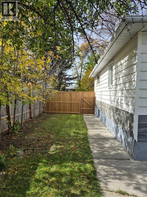145 19 Street N - Image 37