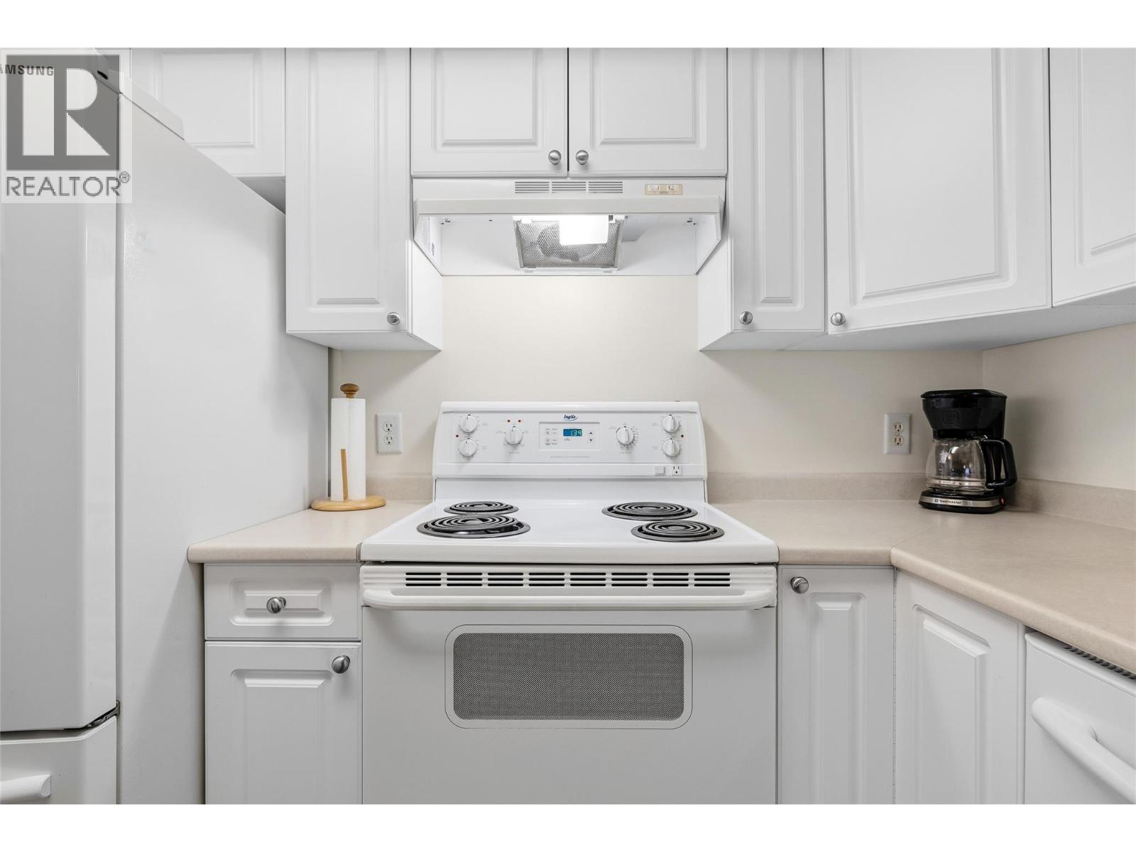 #208 250 Dougall Road N - Image 12