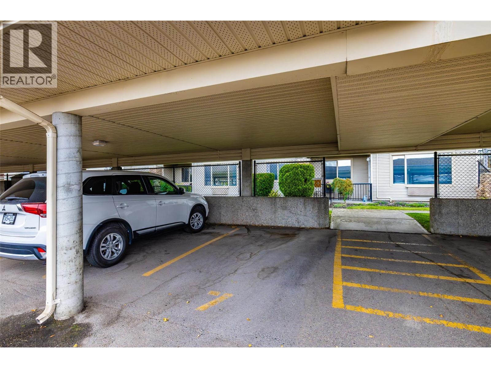 #208 250 Dougall Road N - Image 30