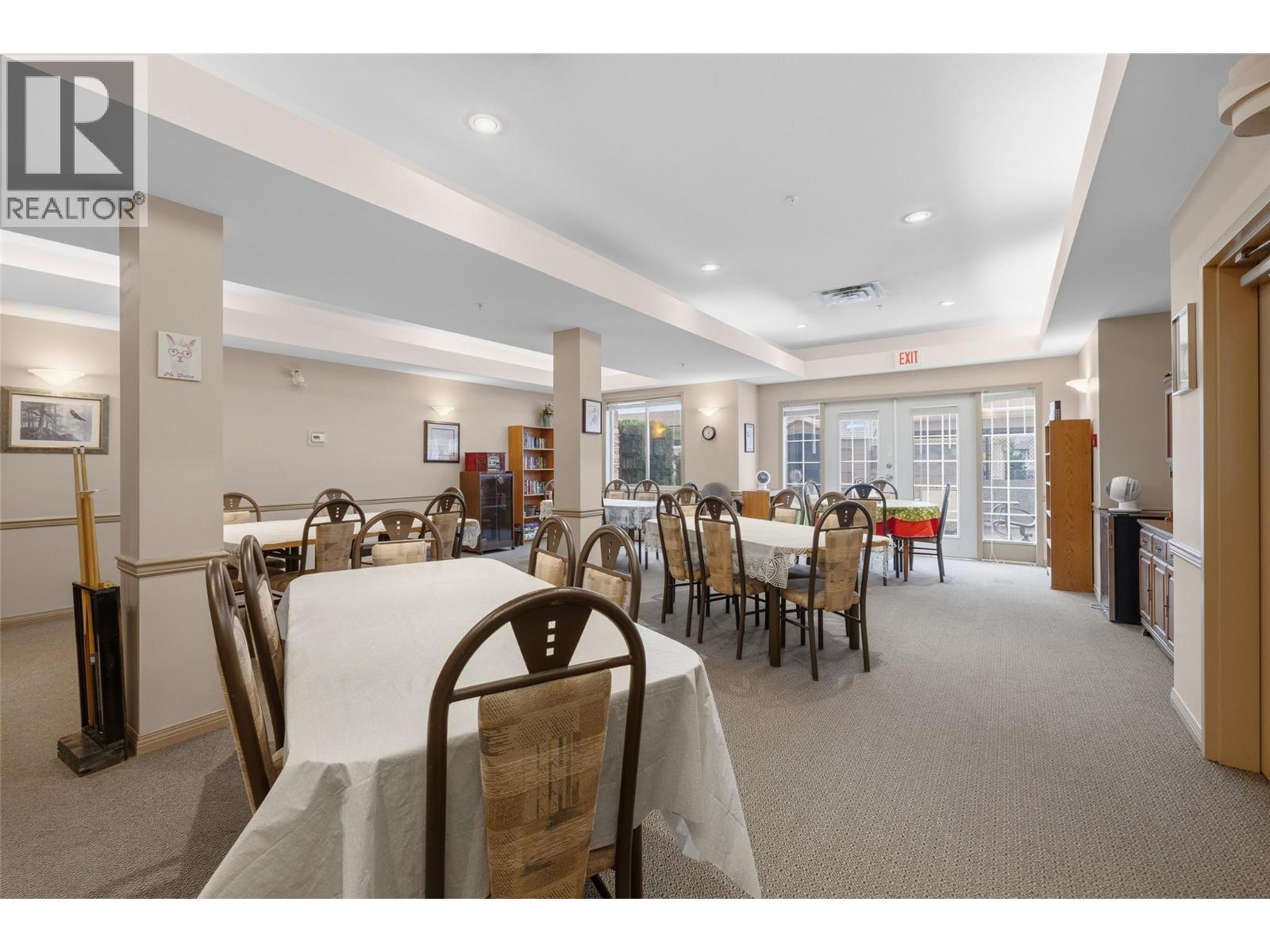 #208 250 Dougall Road N - 34