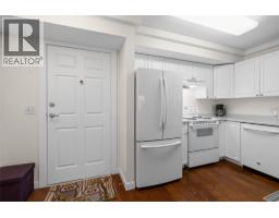 Living room - 250 Dougall Road N Unit# 208, Kelowna, BC V1X3K5 Photo 6