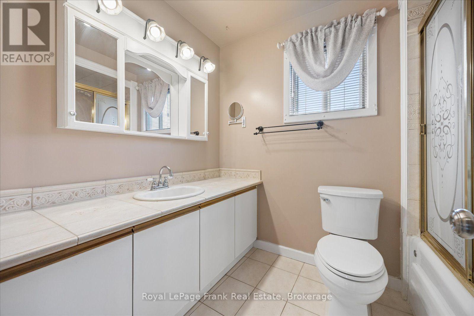 19 Long Drive, Whitby, ON photo 19