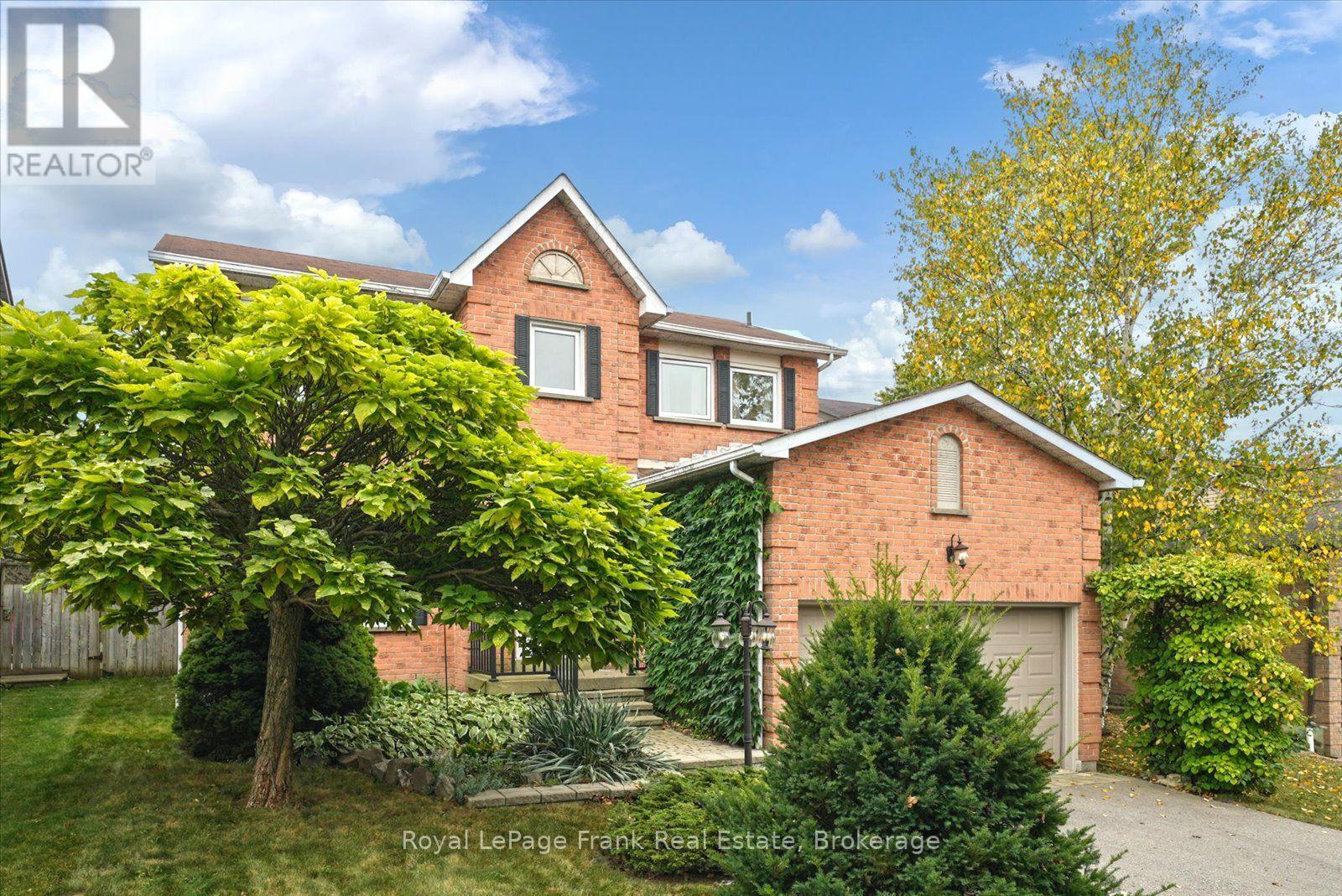 19 Long Drive, Whitby, ON photo 2