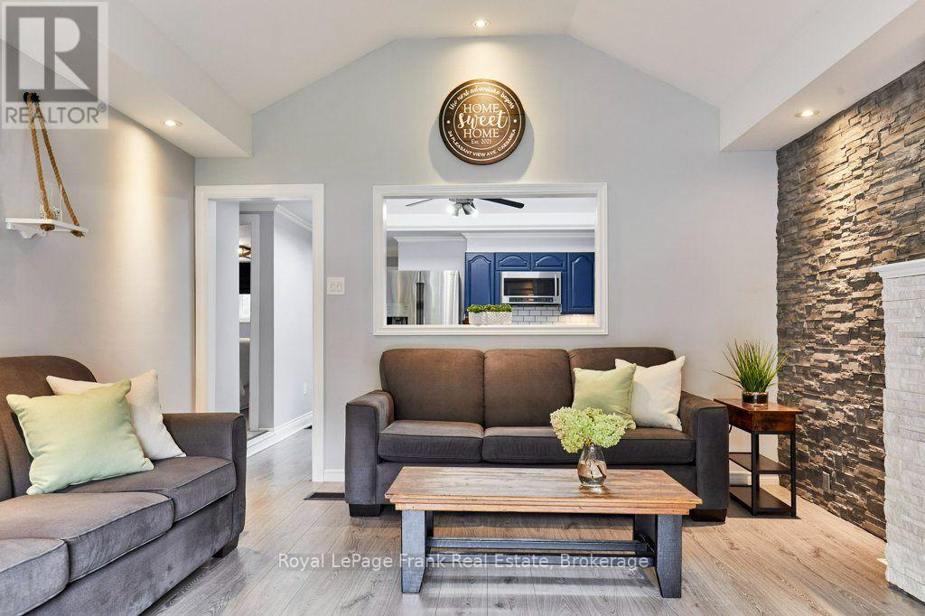 34 PLEASANT VIEW AVENUE - 11