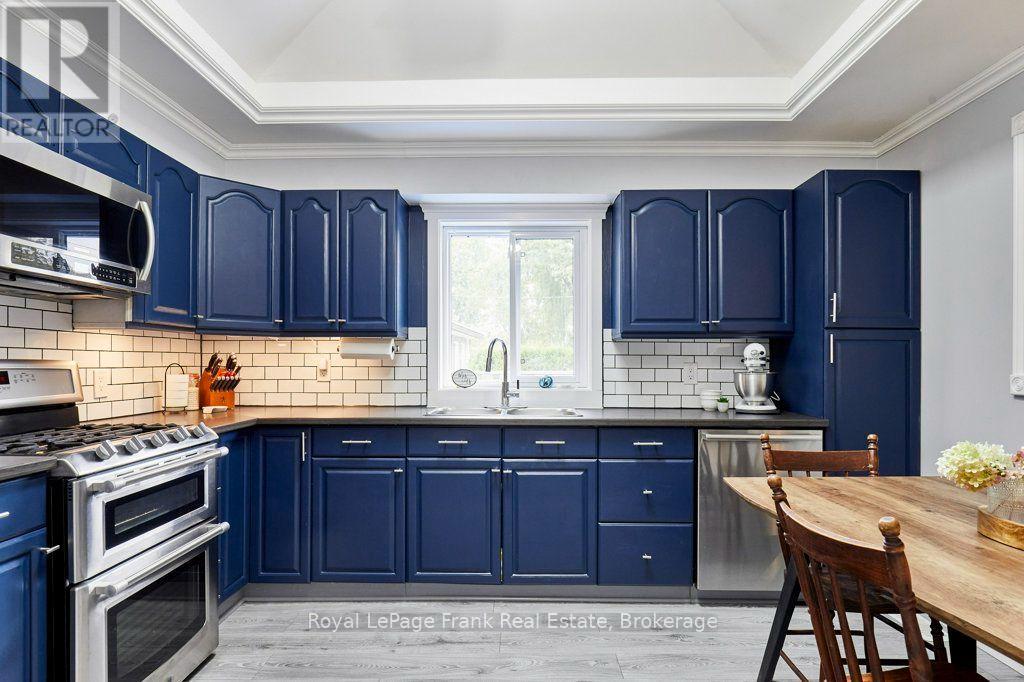 34 PLEASANT VIEW AVENUE - 13
