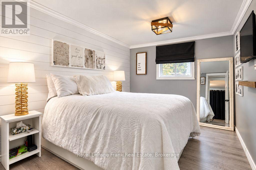 34 PLEASANT VIEW AVENUE - 16