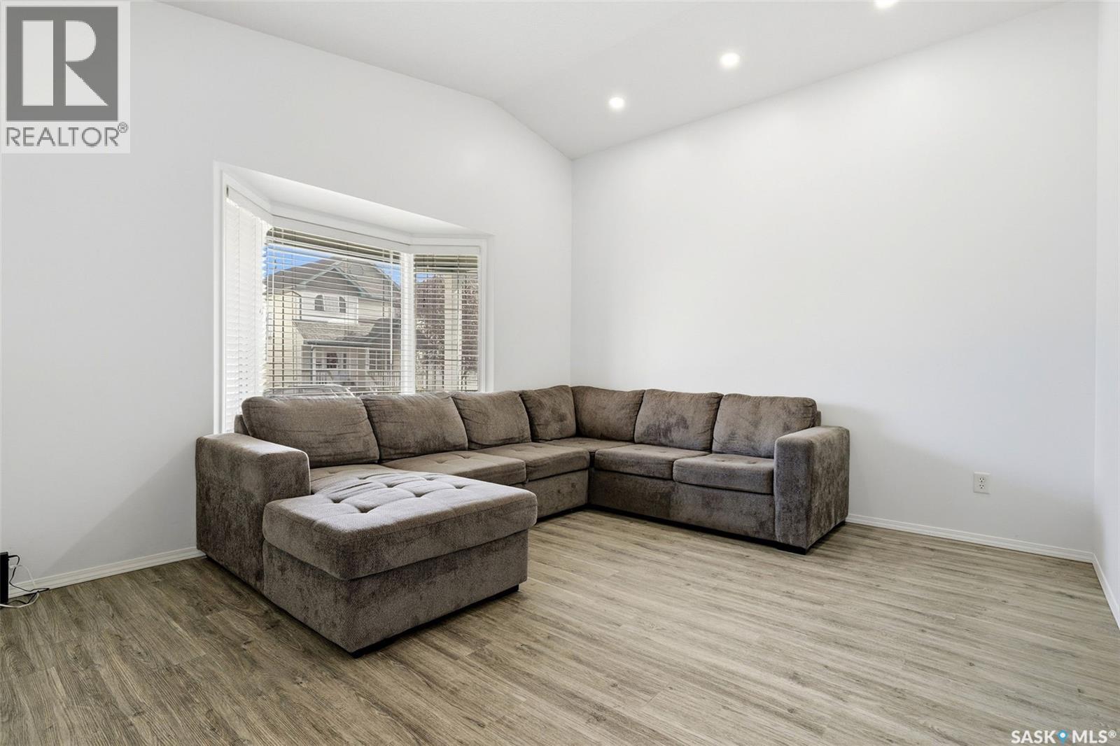 1024 Snowberry WAY N, Regina — photo 8