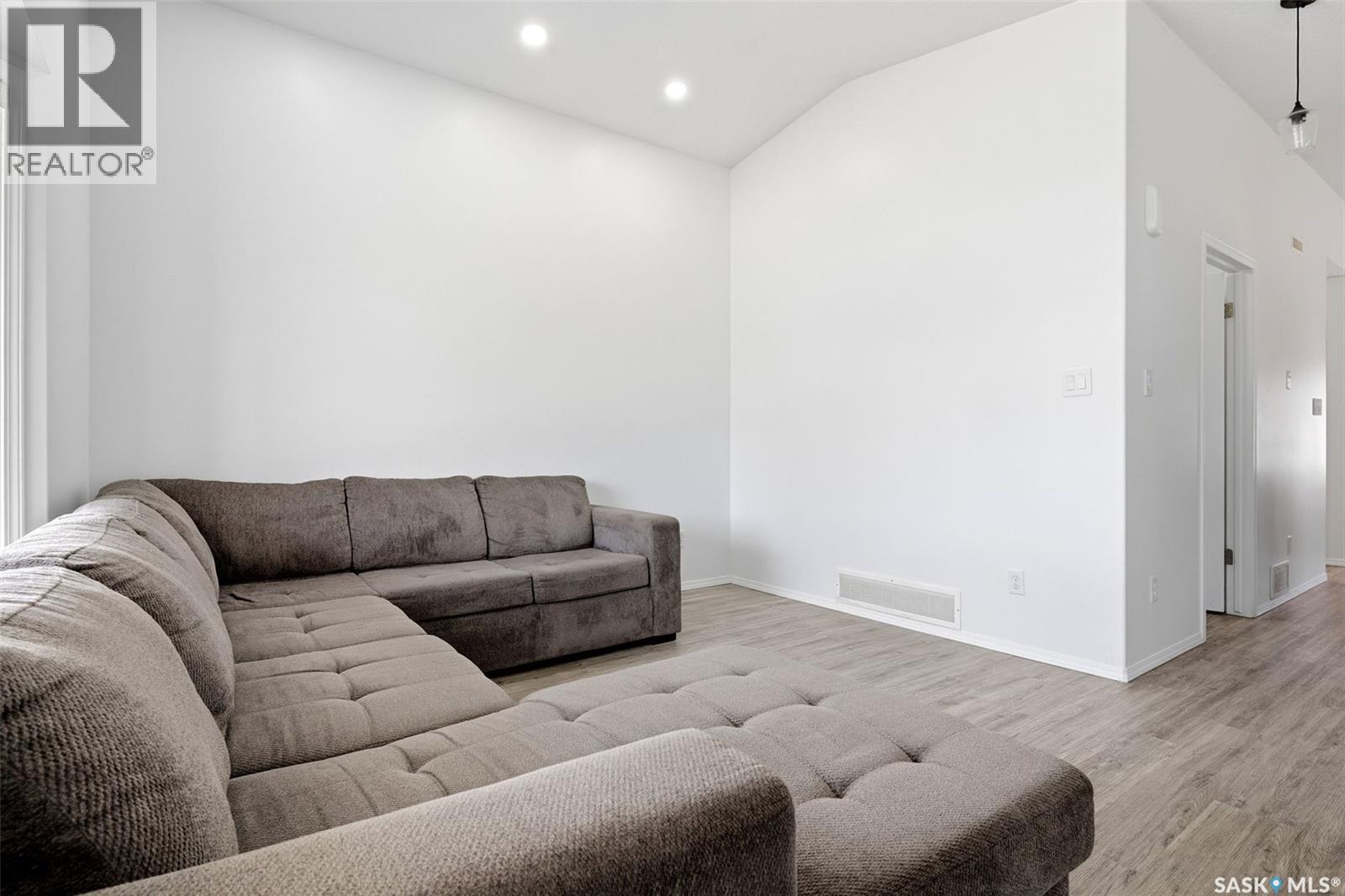 1024 Snowberry WAY N, Regina — photo 9