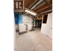 Laundry room - 612 2nd Street W, Meadow Lake, SK S9X1E6 Photo 12