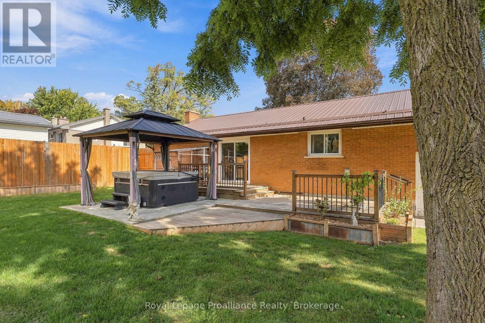 619 Ashley Street, Belleville, ON photo 35