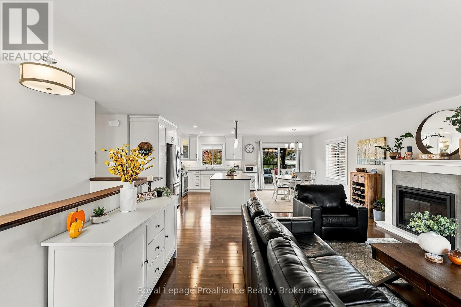 31 AMBROSIA TERRACE - 13