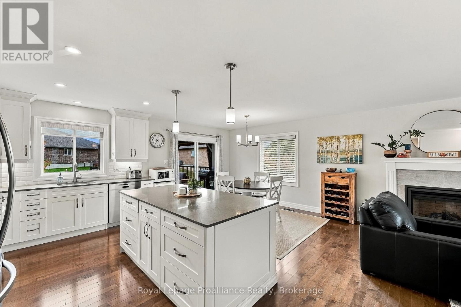 31 AMBROSIA TERRACE - 15