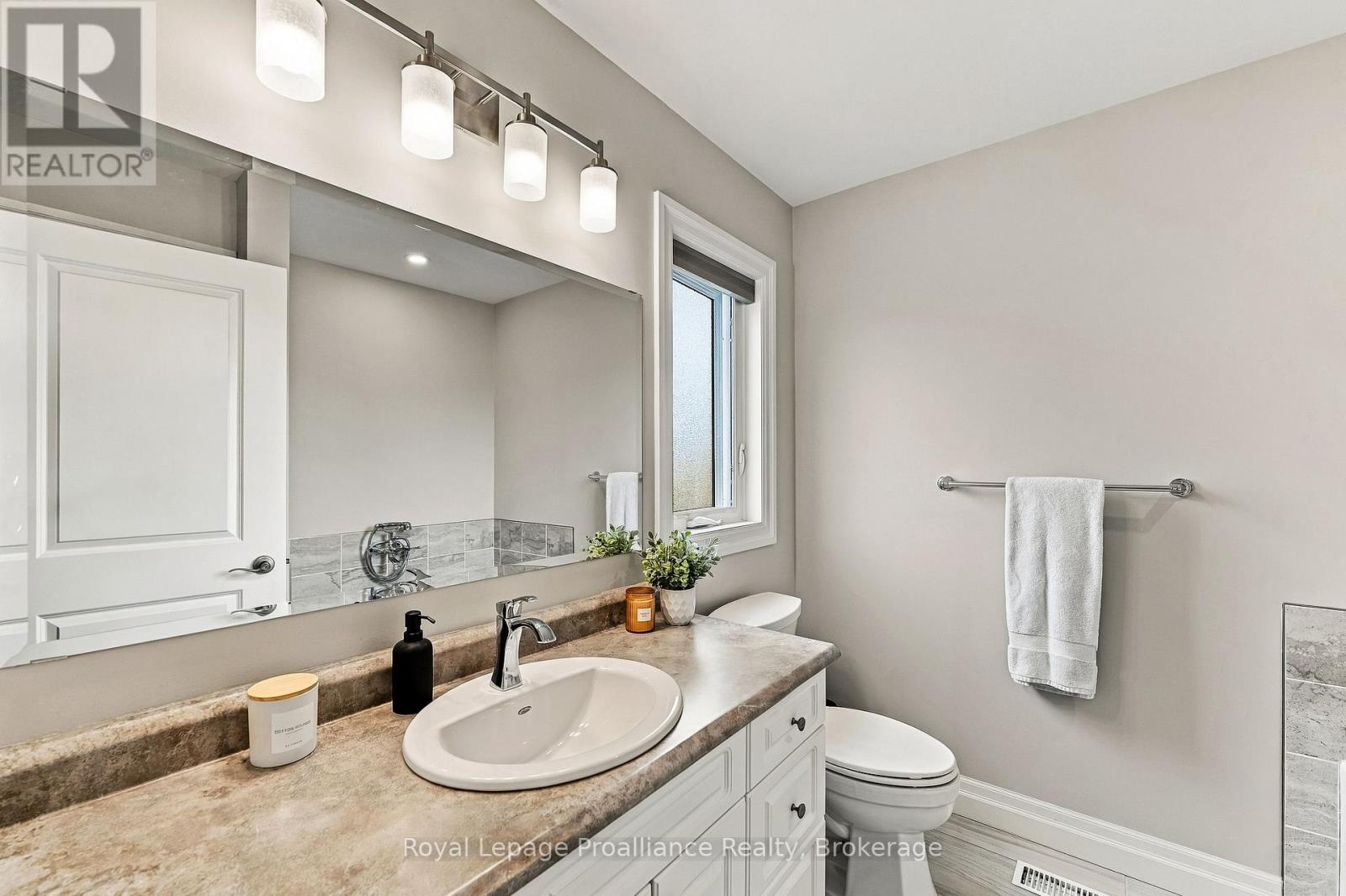 31 AMBROSIA TERRACE - 25