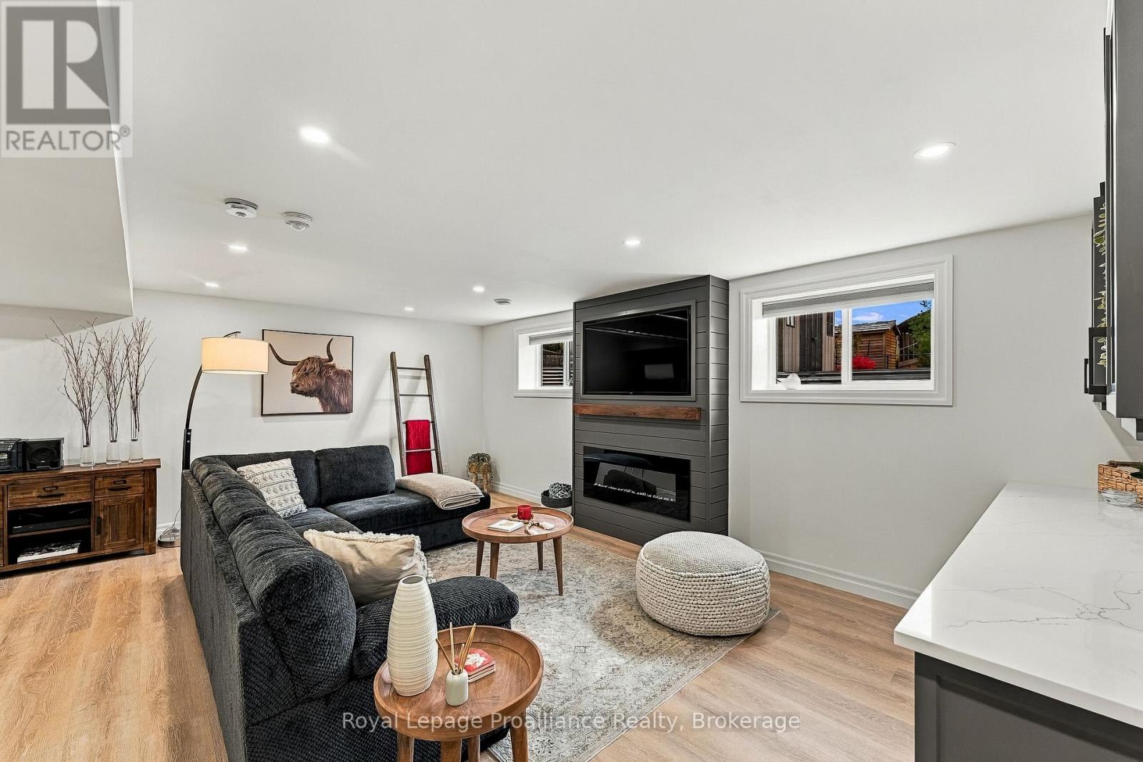 31 AMBROSIA TERRACE - Image 31