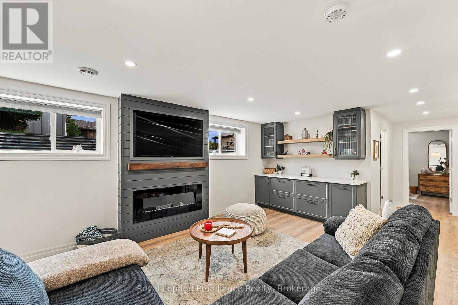 31 AMBROSIA TERRACE - 35