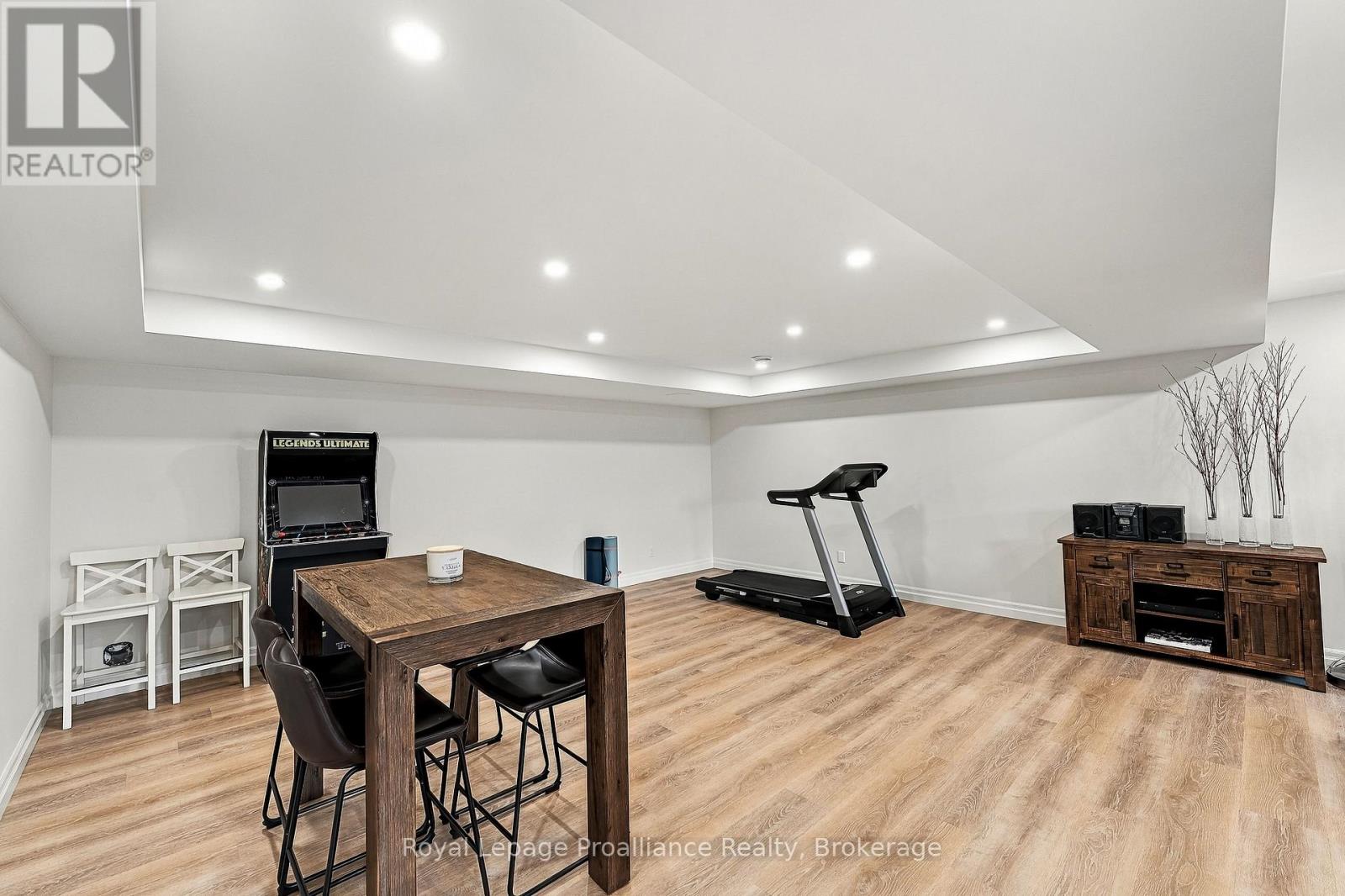 31 AMBROSIA TERRACE - Image 37