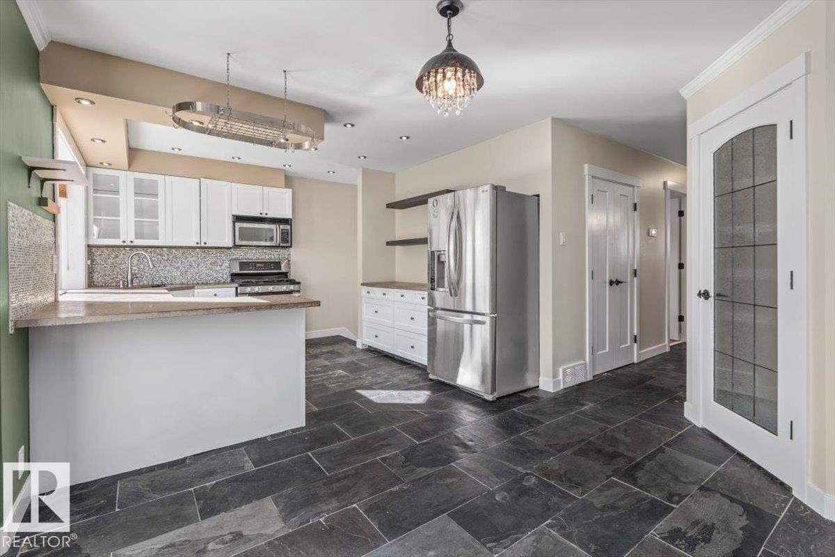 8907 136 AV NW - Image 8