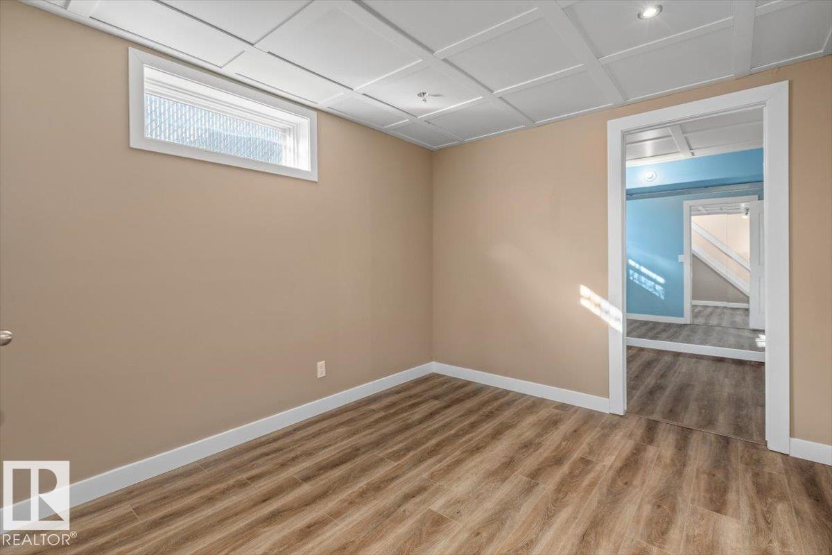 8907 136 AV NW - 26