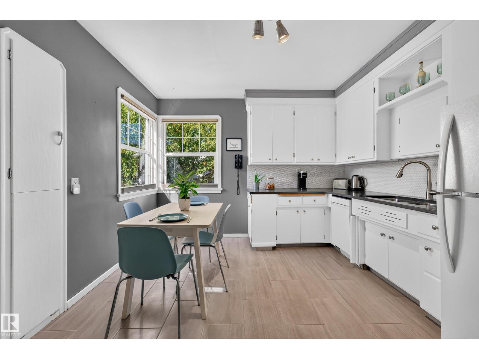 11346 69 ST NW - 10