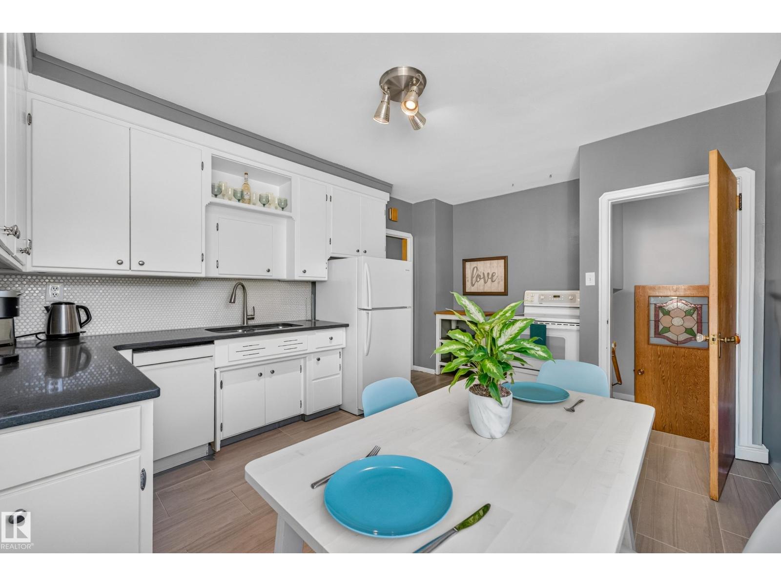 11346 69 ST NW - 11