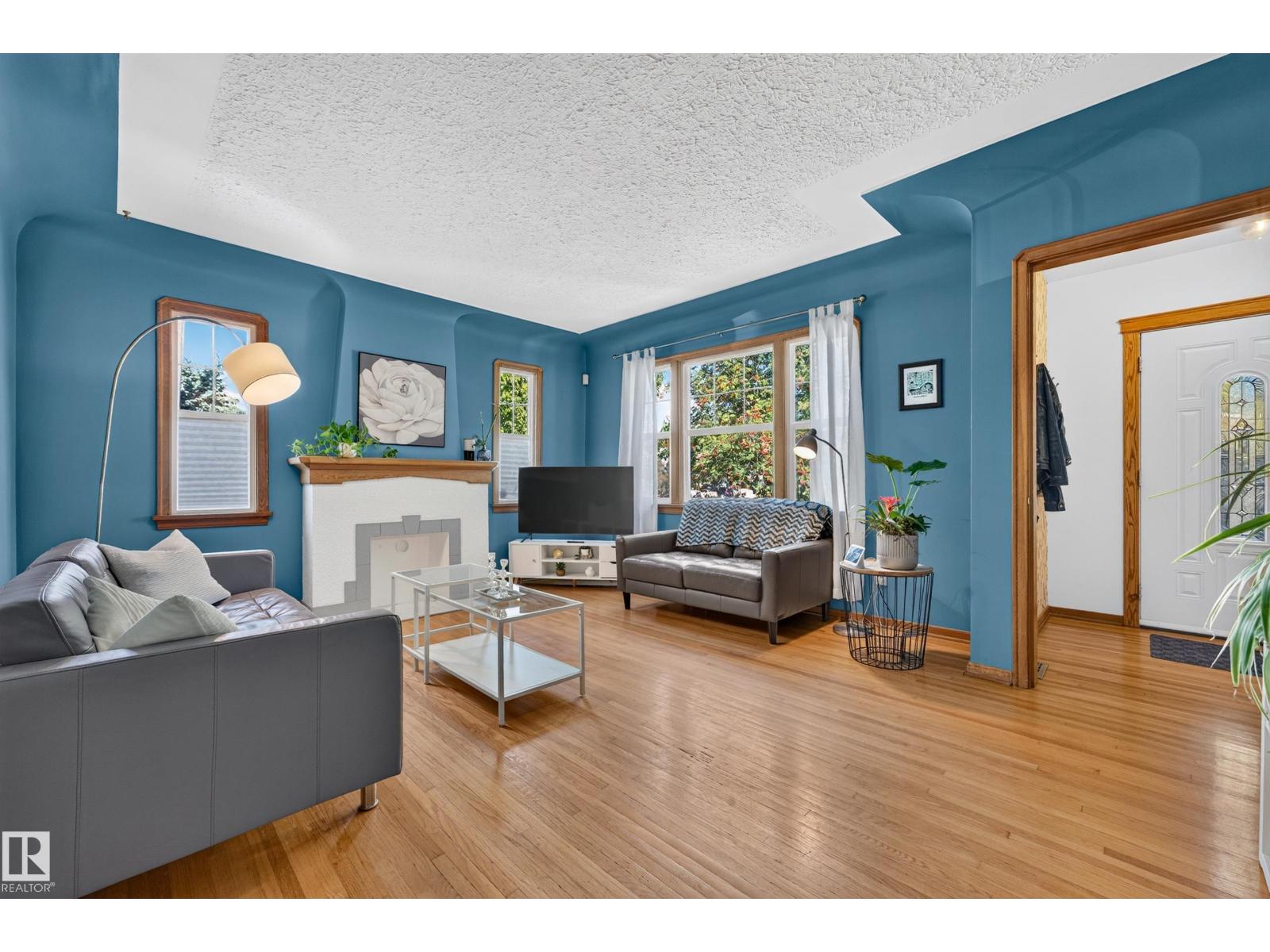 11346 69 ST NW - 6