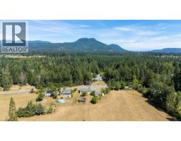 Living room - 4030 Gibbins Rd, Duncan, BC V9L1N9 Photo 9