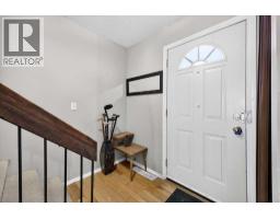 61, 4940 39 Avenue SW - photo 2