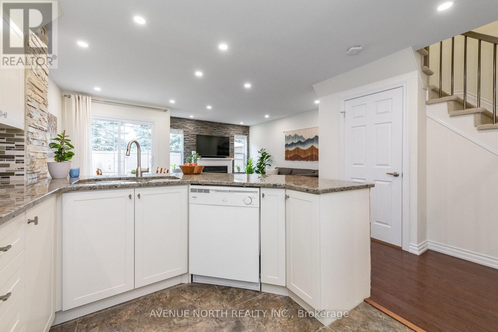 89 SILVERLACE PRIVATE - Image 13
