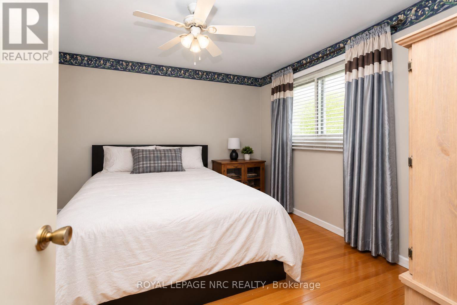 #8 161 BERKINDALE DRIVE - 11