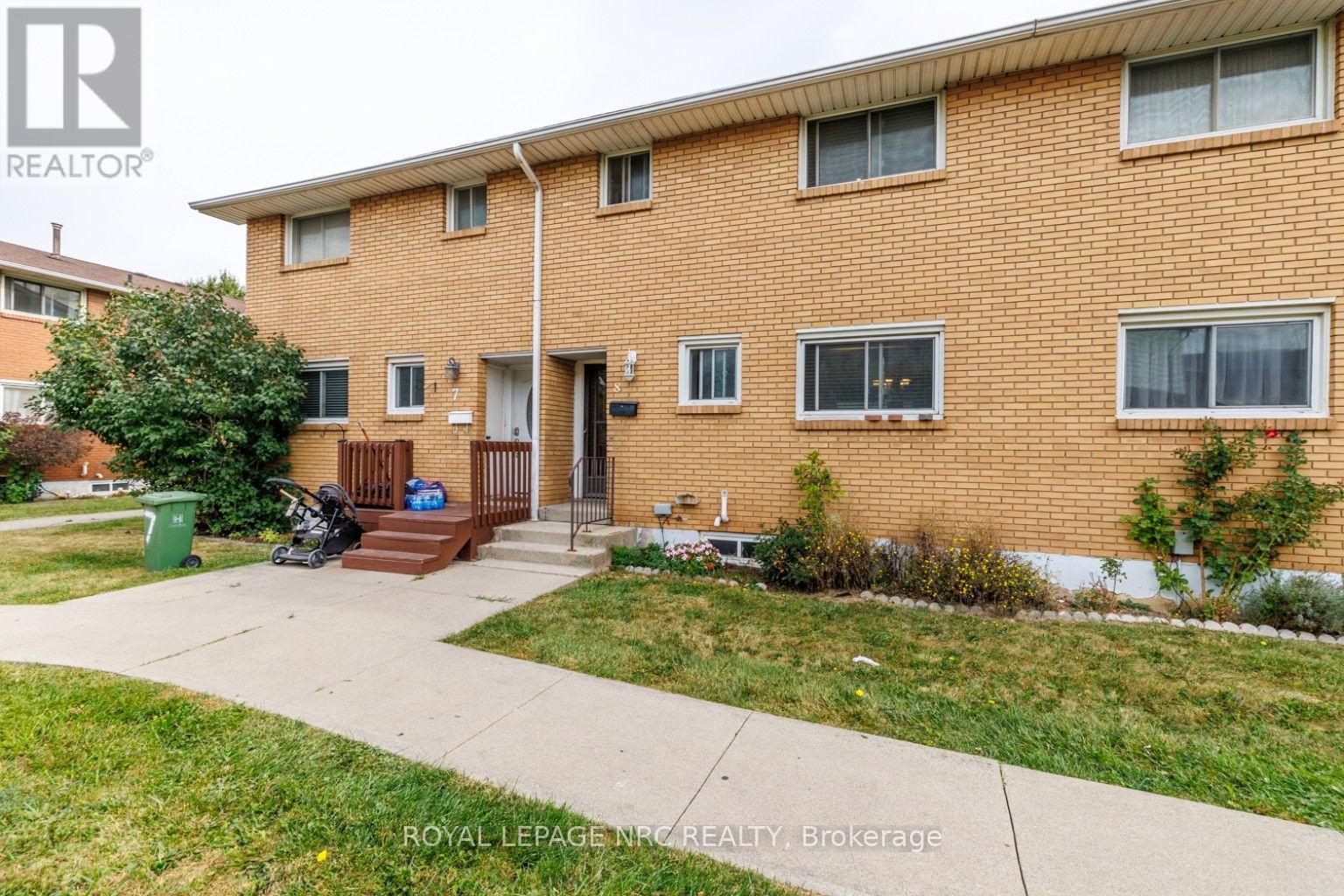 #8 161 BERKINDALE DRIVE - 2