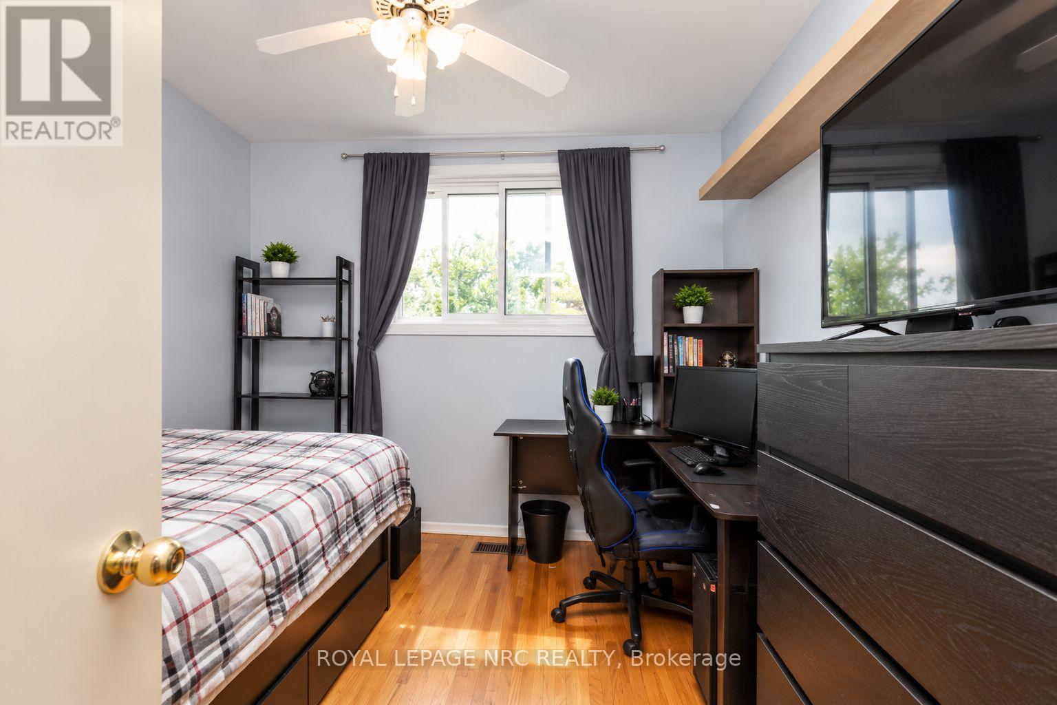 #8 161 BERKINDALE DRIVE - 7
