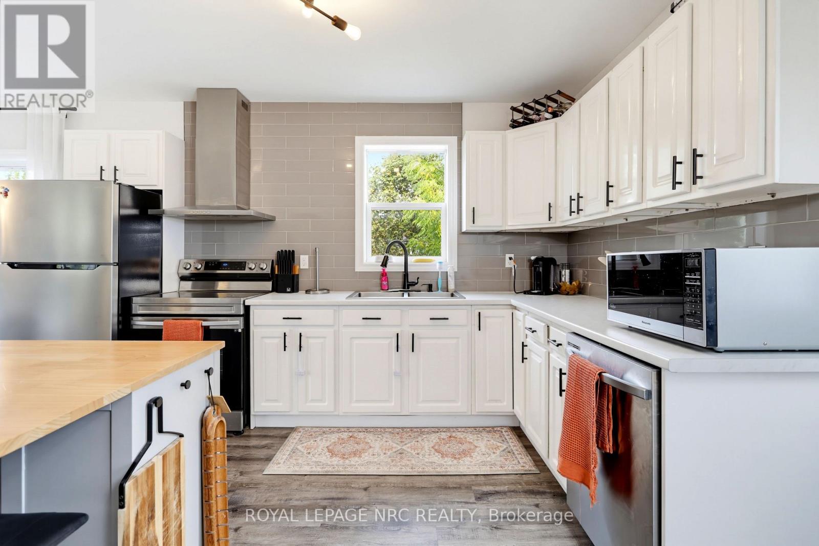 346 BROCK STREET - 12