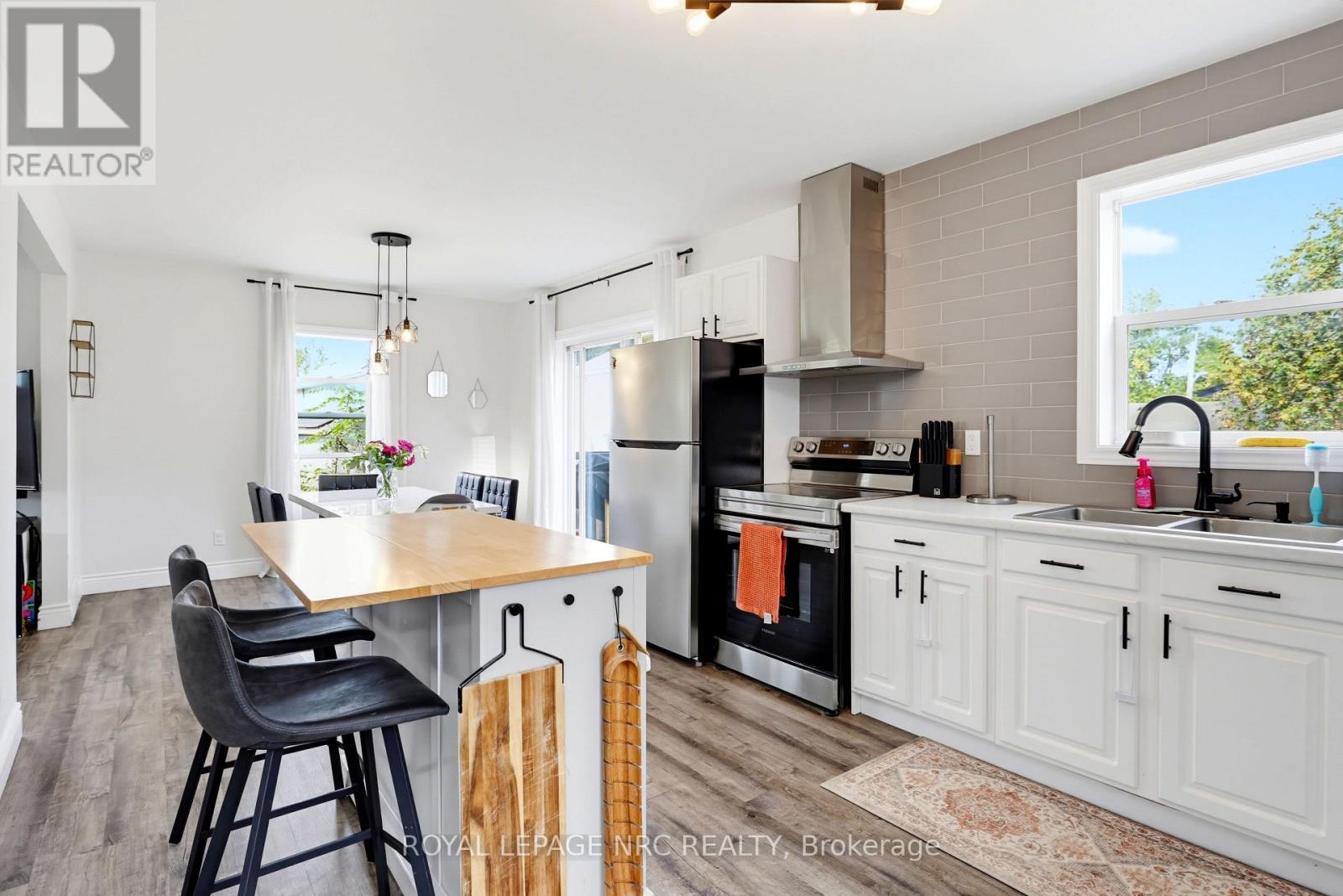 346 BROCK STREET - 14