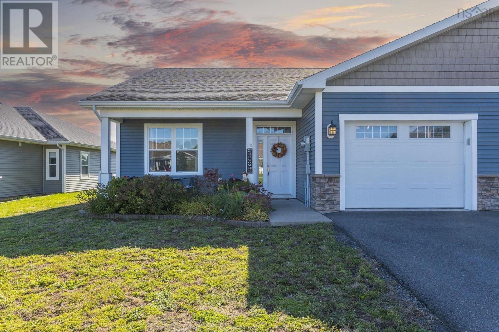 20 Mackinnnon Court - 1