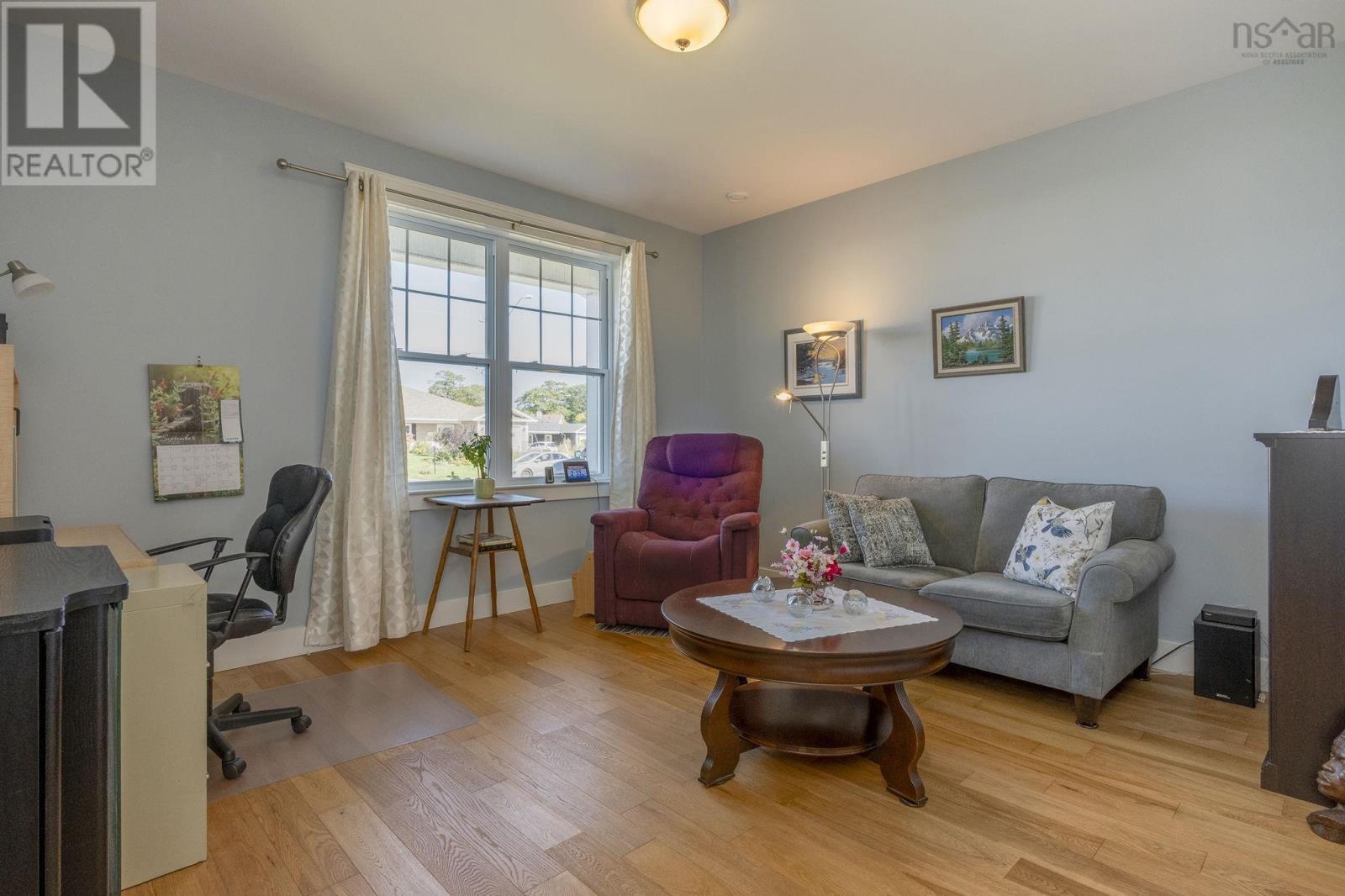 20 Mackinnnon Court - 16