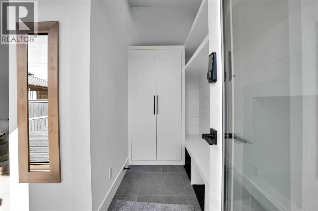 1111 43 Street SW, Calgary, Alberta, T3C2A1 — thumbnail 12