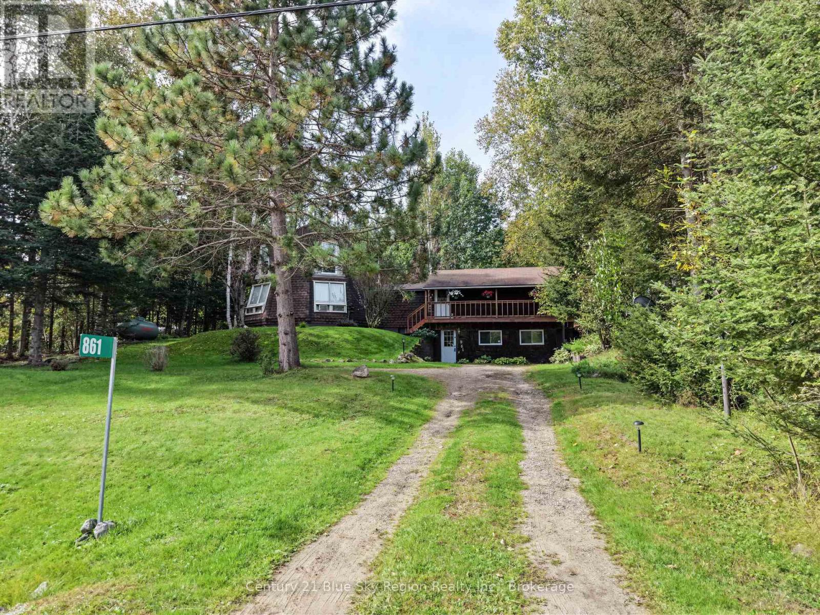 861 PINECREEK ROAD S - 2