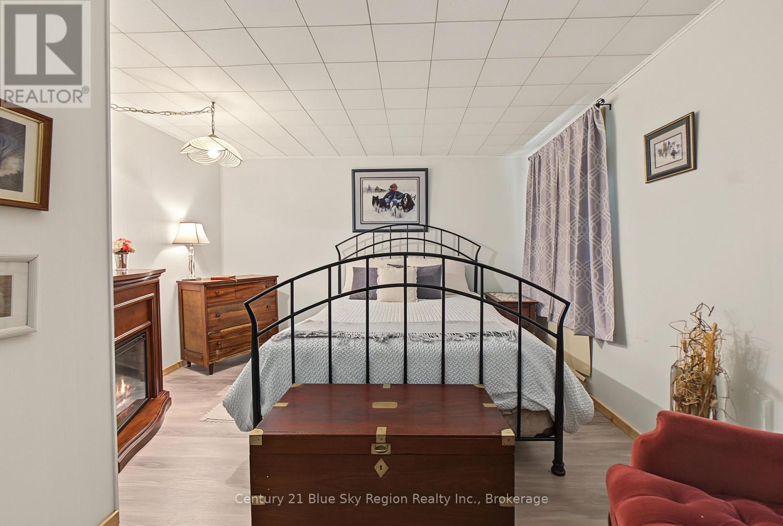 861 PINECREEK ROAD S - Image 25