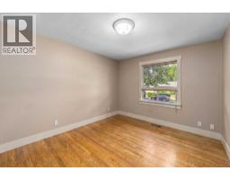 Bedroom - 3042 28 Street Sw, Calgary, AB T3E2J5 Photo 10