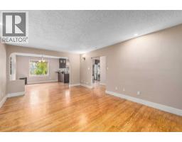 Living room - 3042 28 Street Sw, Calgary, AB T3E2J5 Photo 6