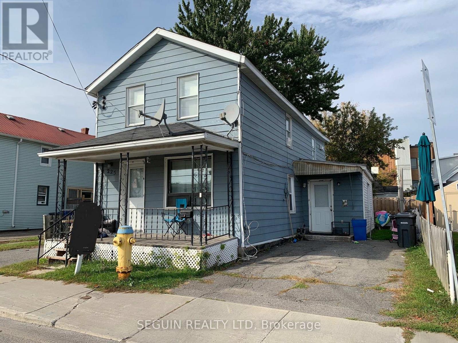 223-225 HIGGINSON STREET - 3