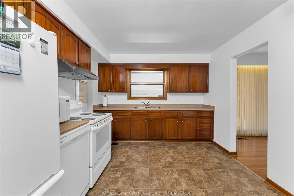 2545 ST. PATRICKS'S AVENUE - Image 9