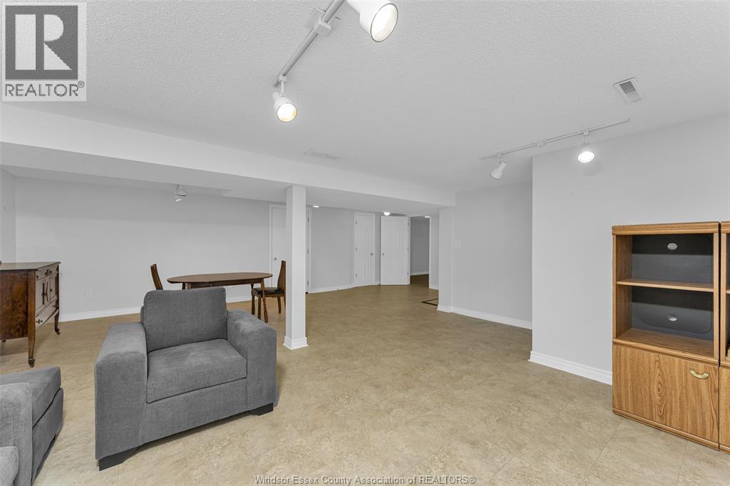 2545 ST. PATRICKS'S AVENUE - Image 21