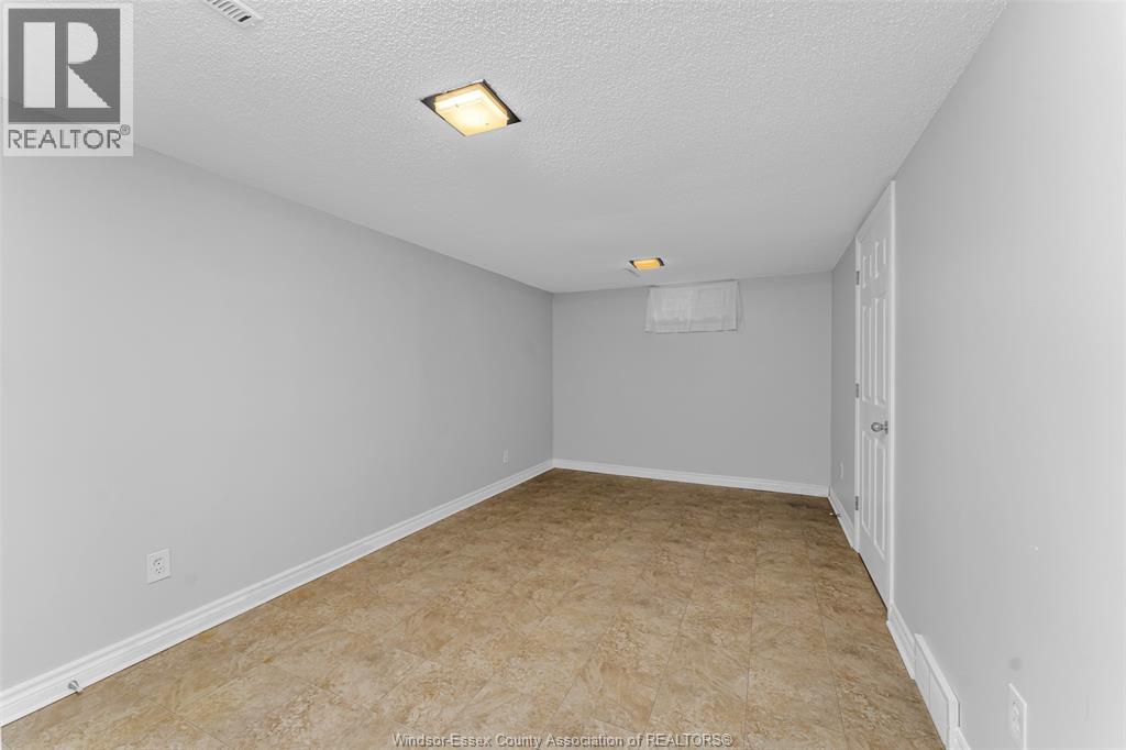 2545 ST. PATRICKS'S AVENUE - 24